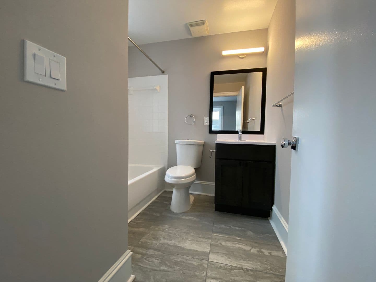 Baltimore Apartment: 306 W Franklin St