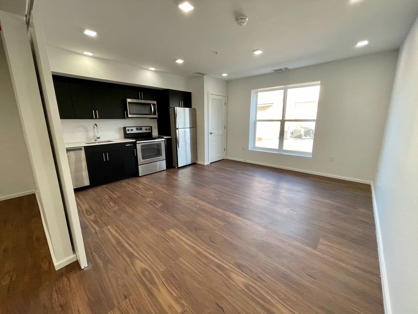 Baltimore Apartment: 9 E. Mt. Royal Avenue