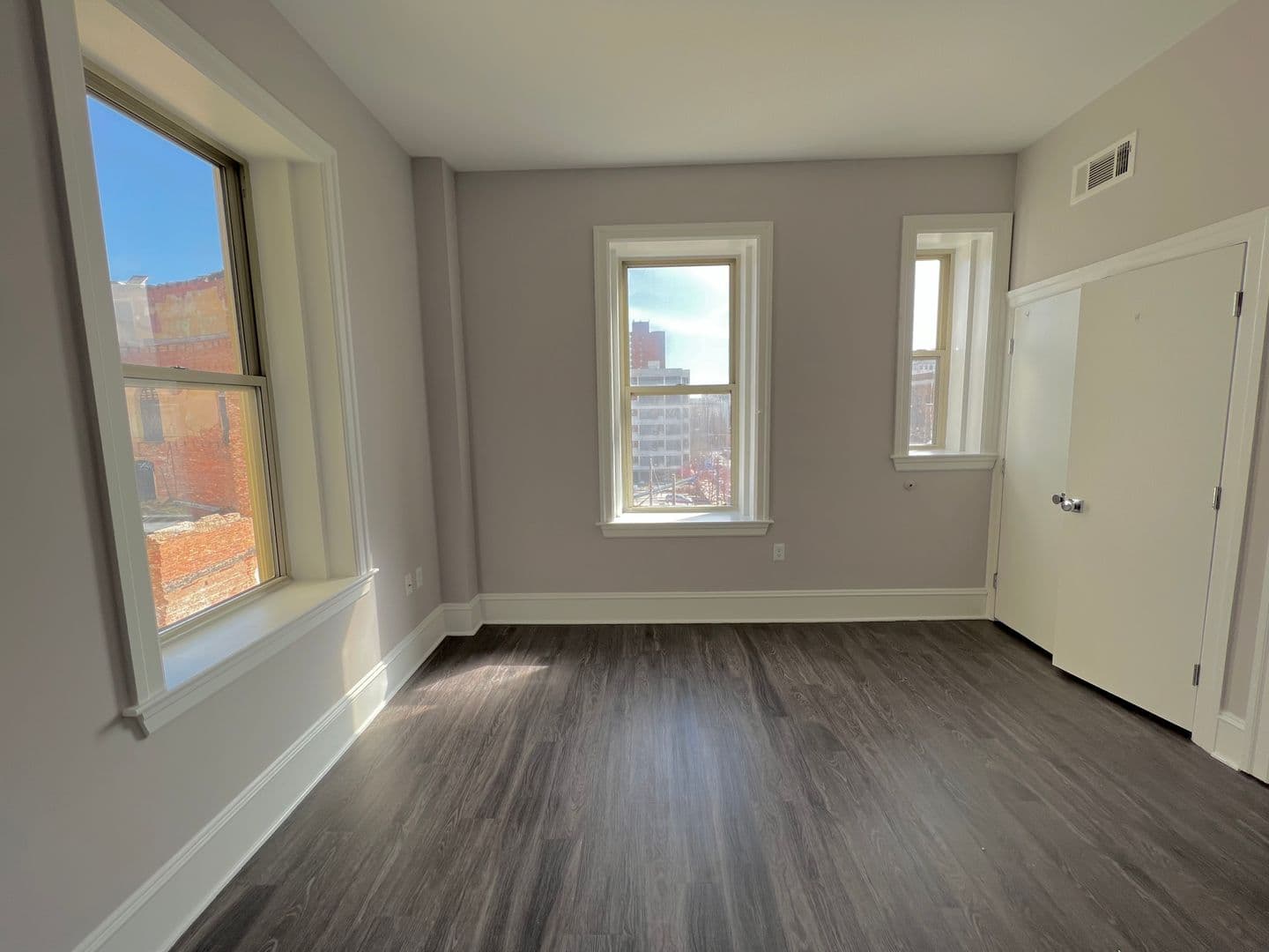 Baltimore Apartment: 306 W Franklin St