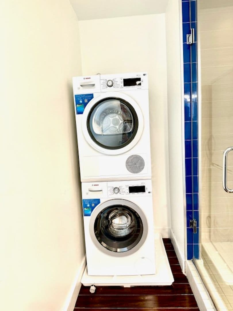Baltimore Apartment: 207 E Redwood St Unit