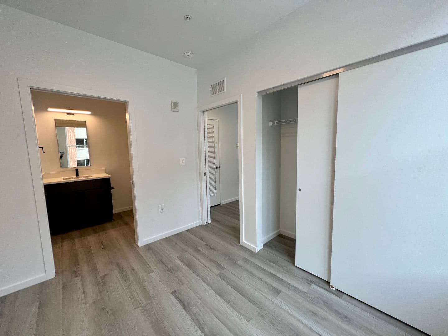 Baltimore Apartment: 725 W Pratt Street