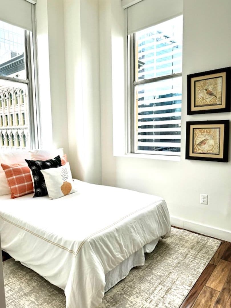 Baltimore Apartment: 207 E Redwood St Unit