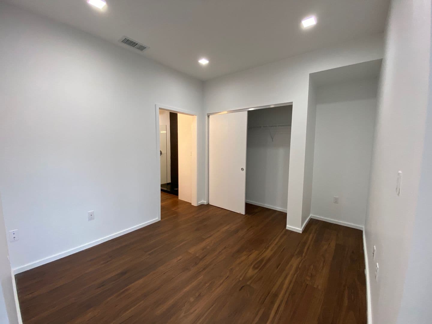 Baltimore Apartment: 9 E. Mt. Royal Avenue