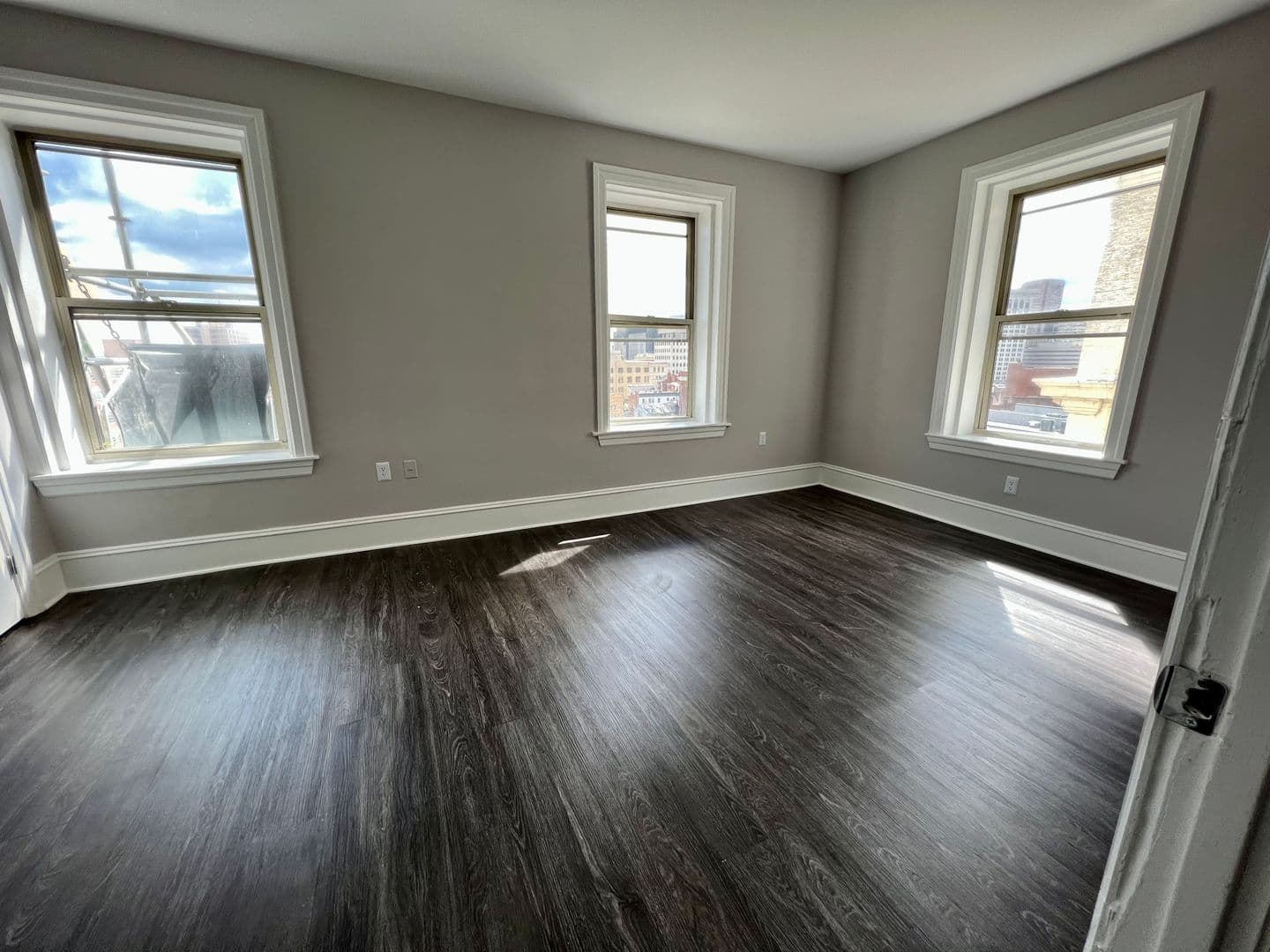 Baltimore Apartment: 306 W Franklin St