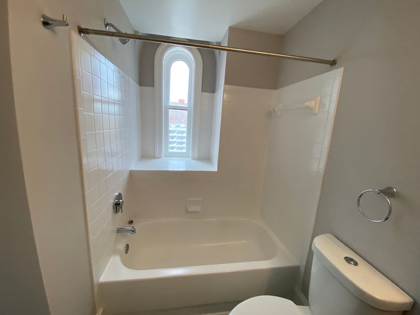 Baltimore Apartment: 306 W Franklin St