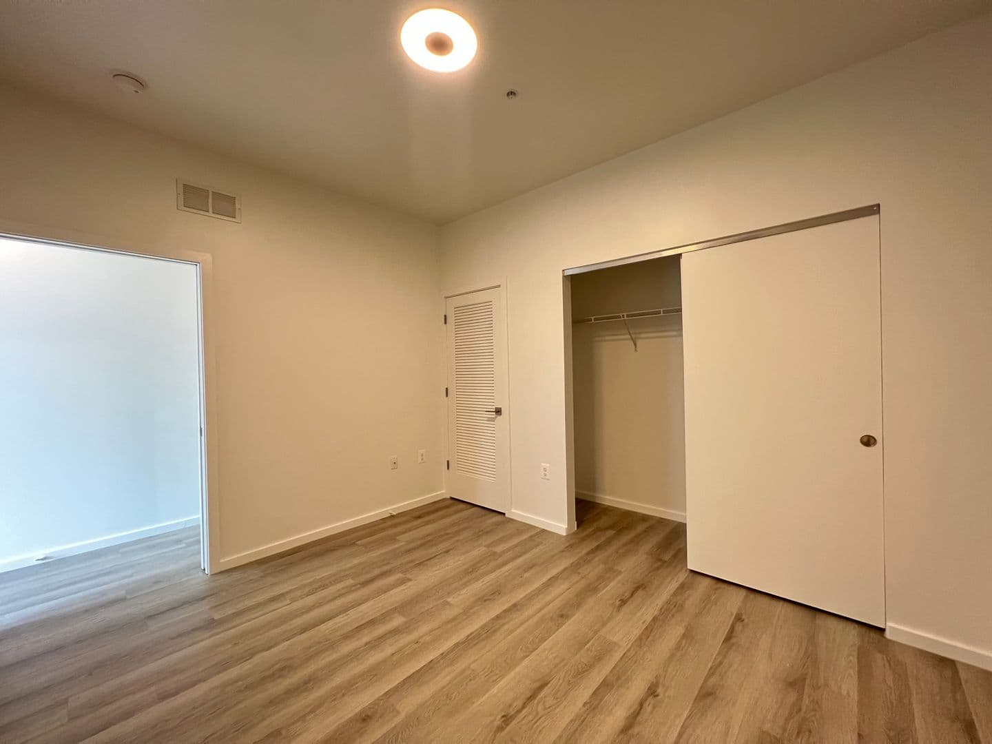 Baltimore Apartment: 725 W Pratt Street