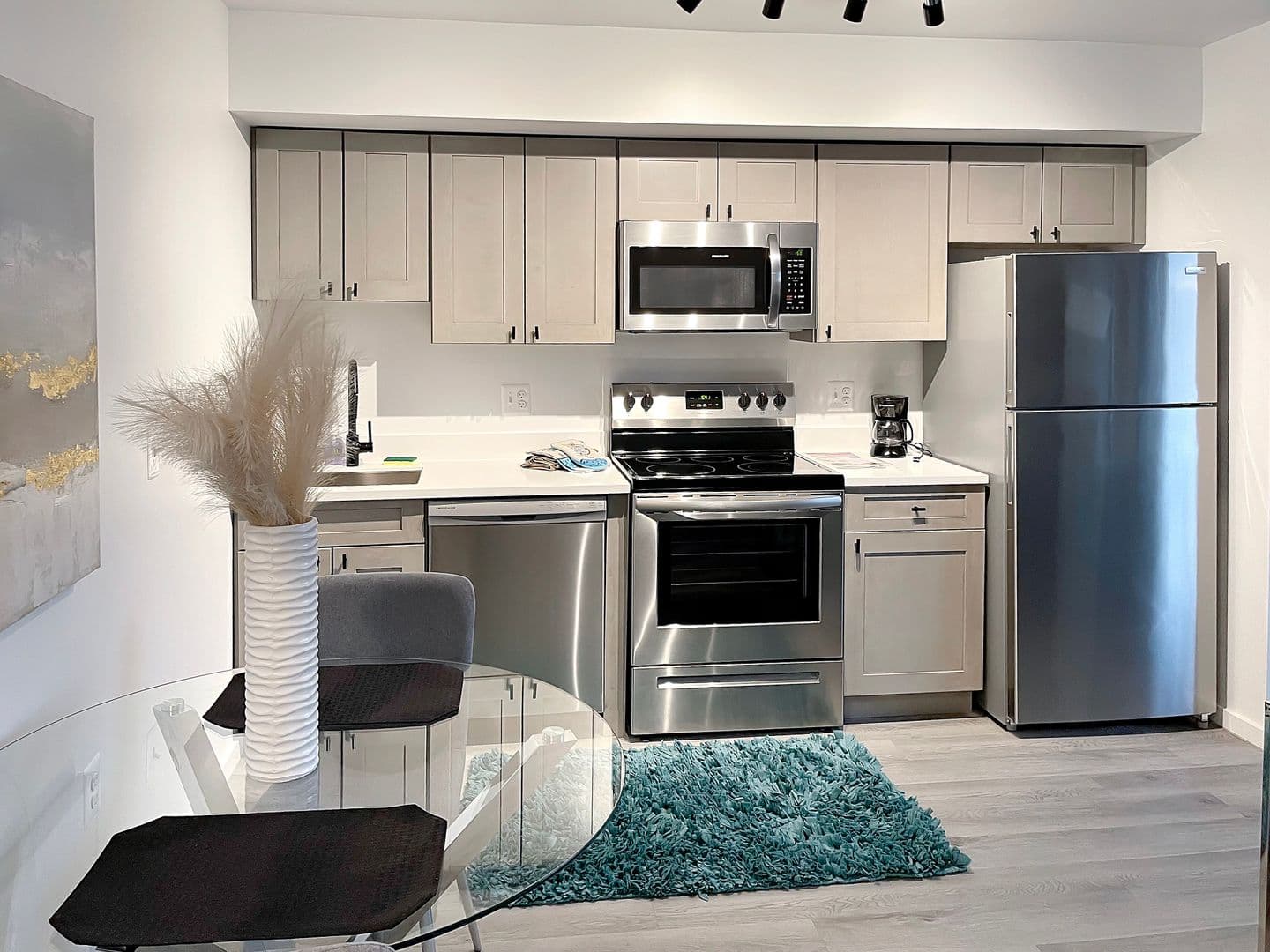 Baltimore Apartment: 725 W Pratt Street