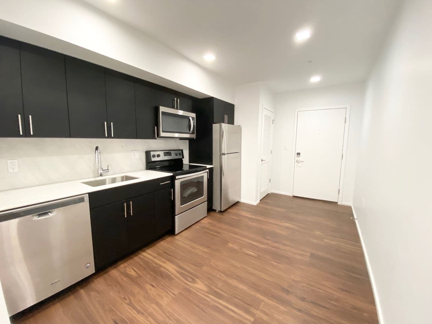 Baltimore Apartment: 9 E. Mt. Royal Avenue