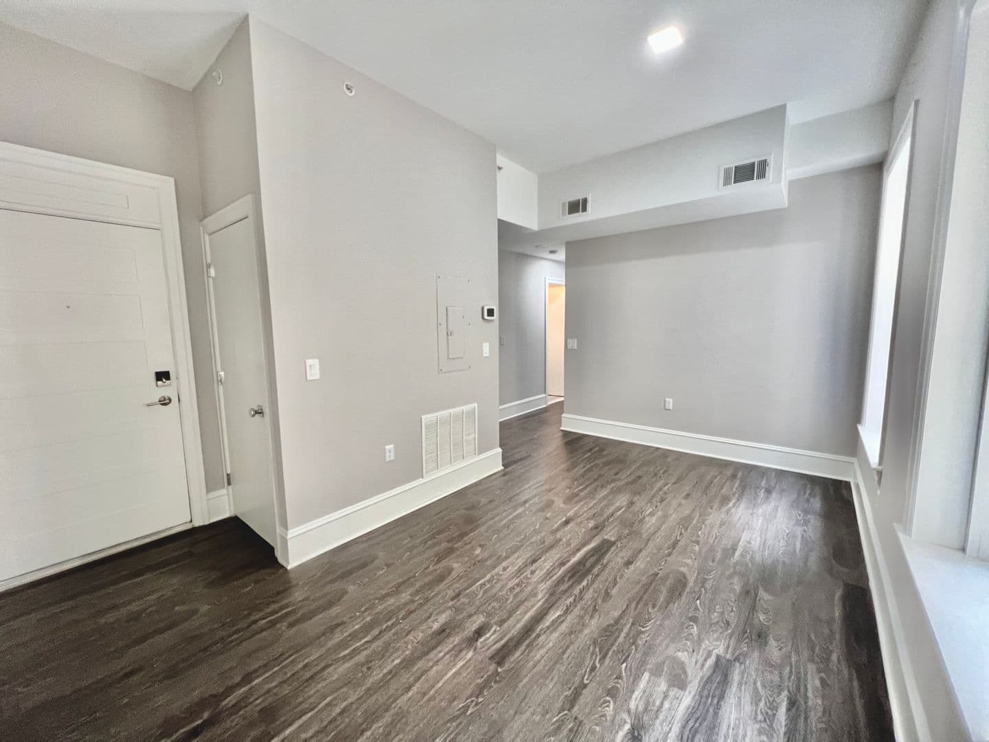 Baltimore Apartment: 306 W Franklin St