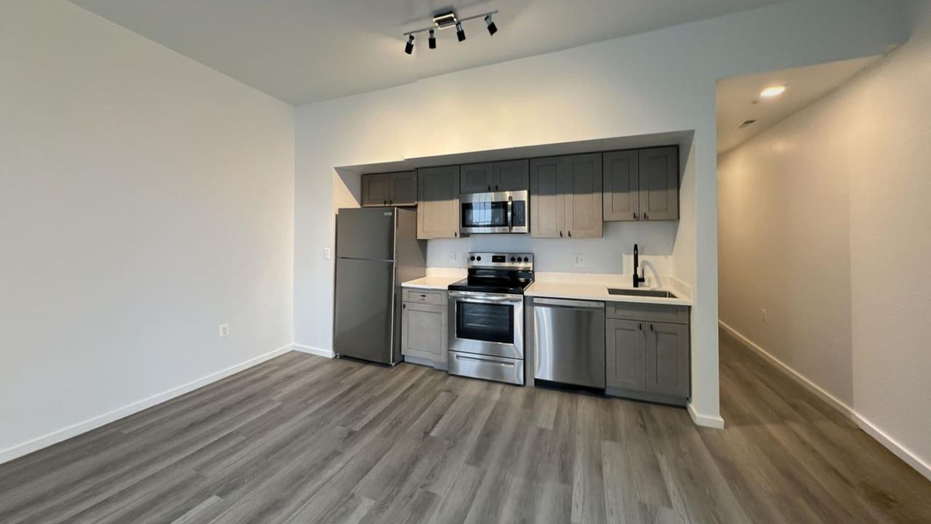 Baltimore Apartment: 725 W Pratt Street