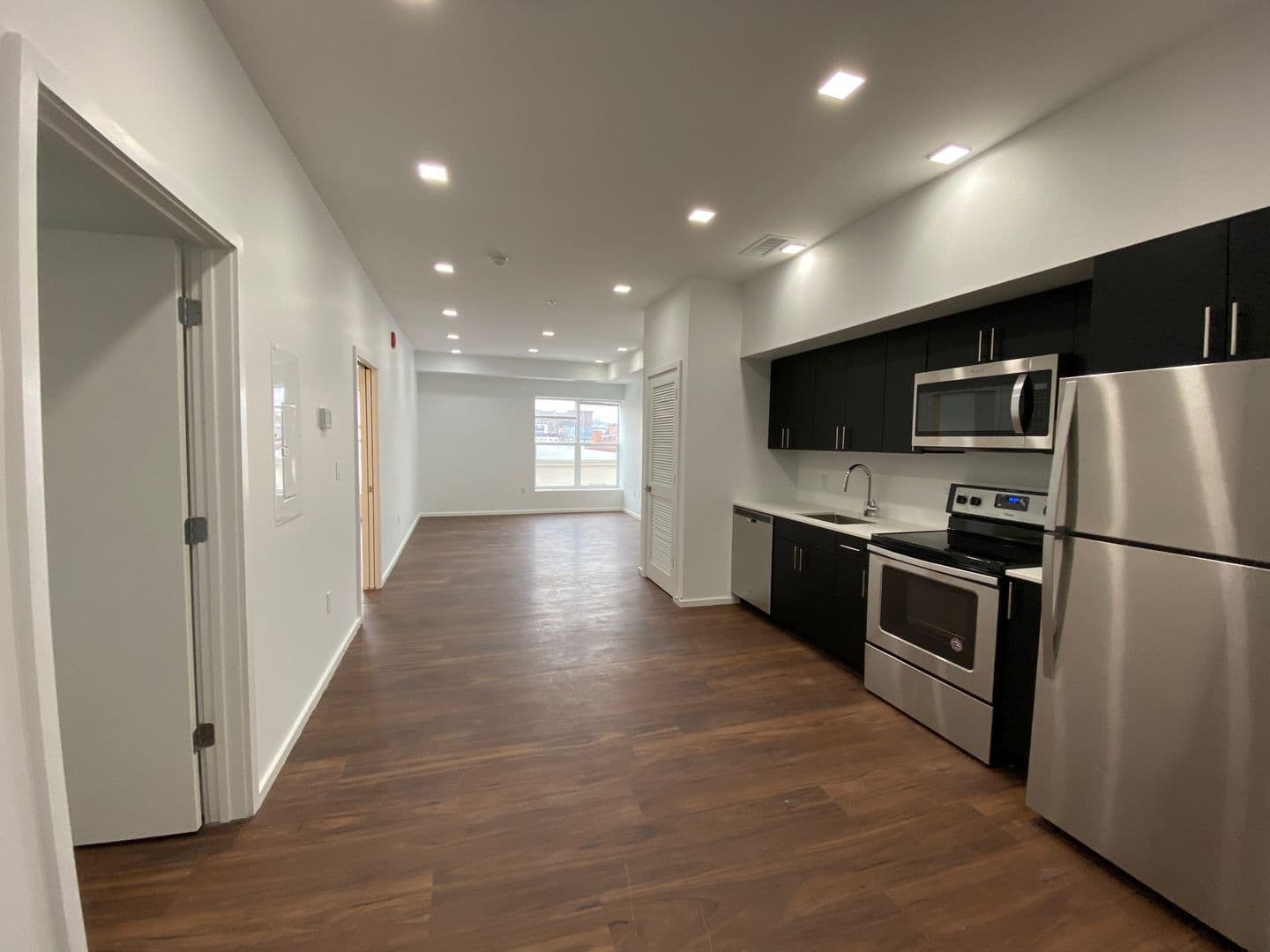 Baltimore Apartment: 9 E. Mt. Royal Avenue