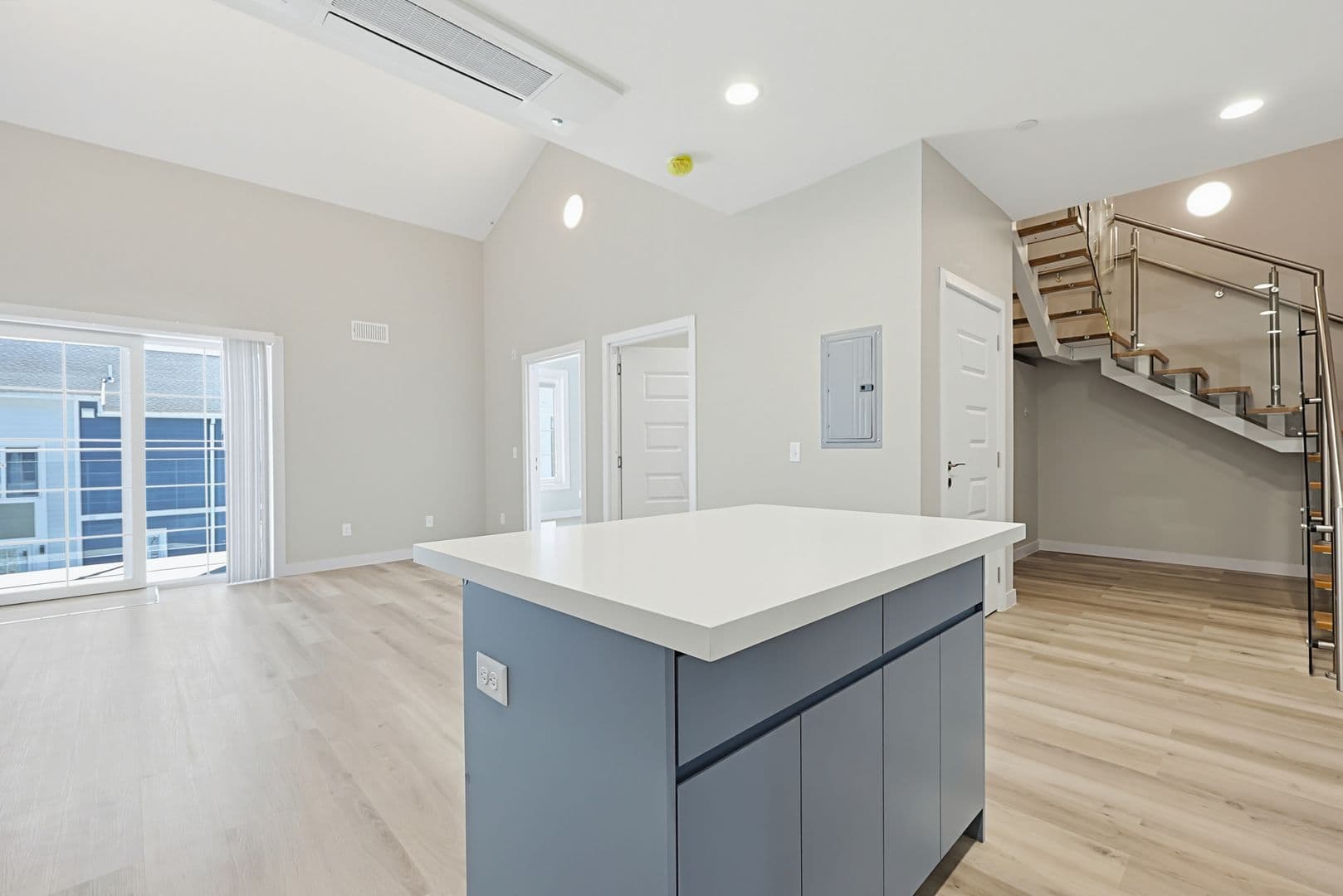 Franklin Apartment: 230 East Central Street
