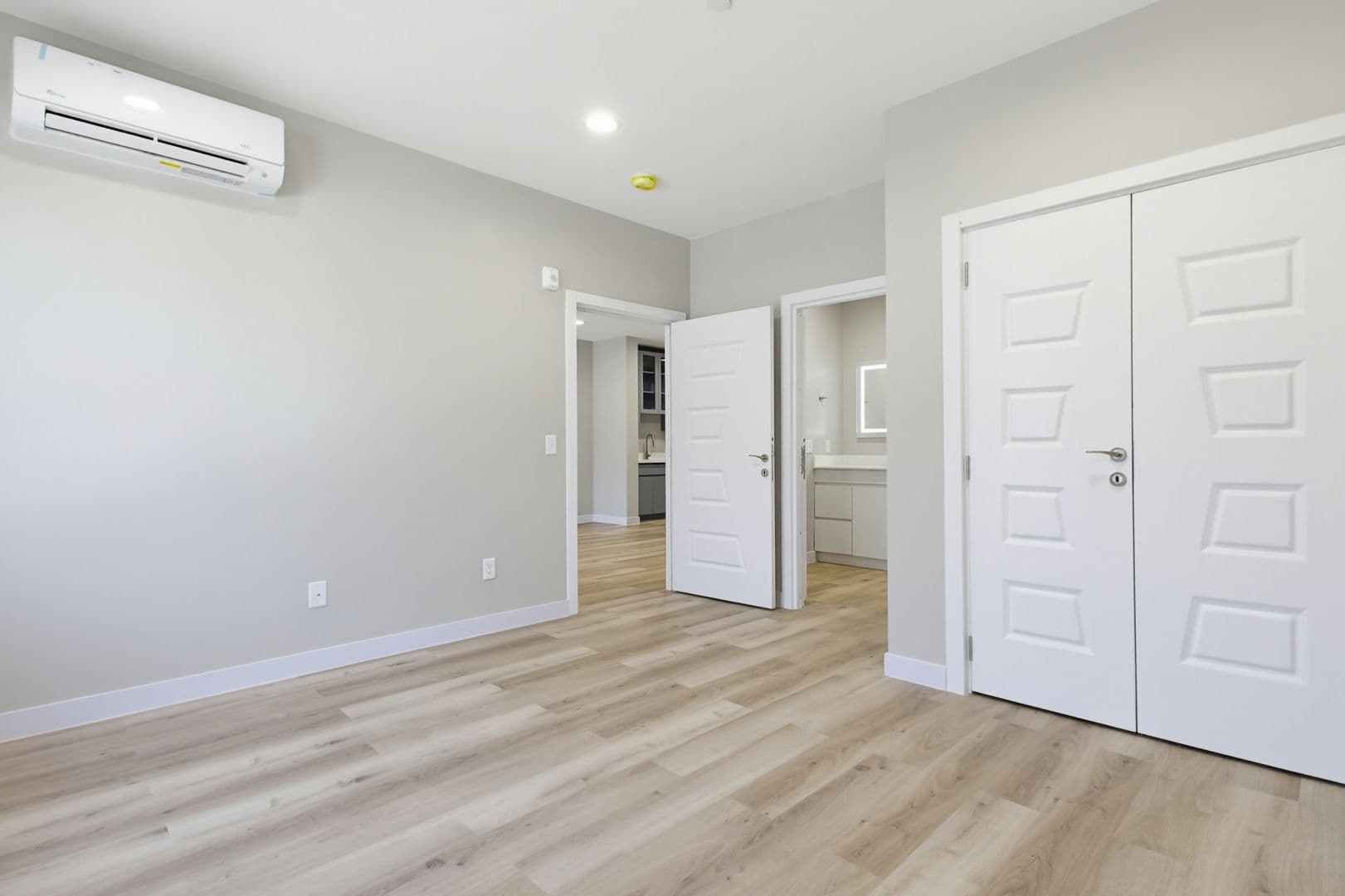 Franklin Apartment: 230 East Central Street