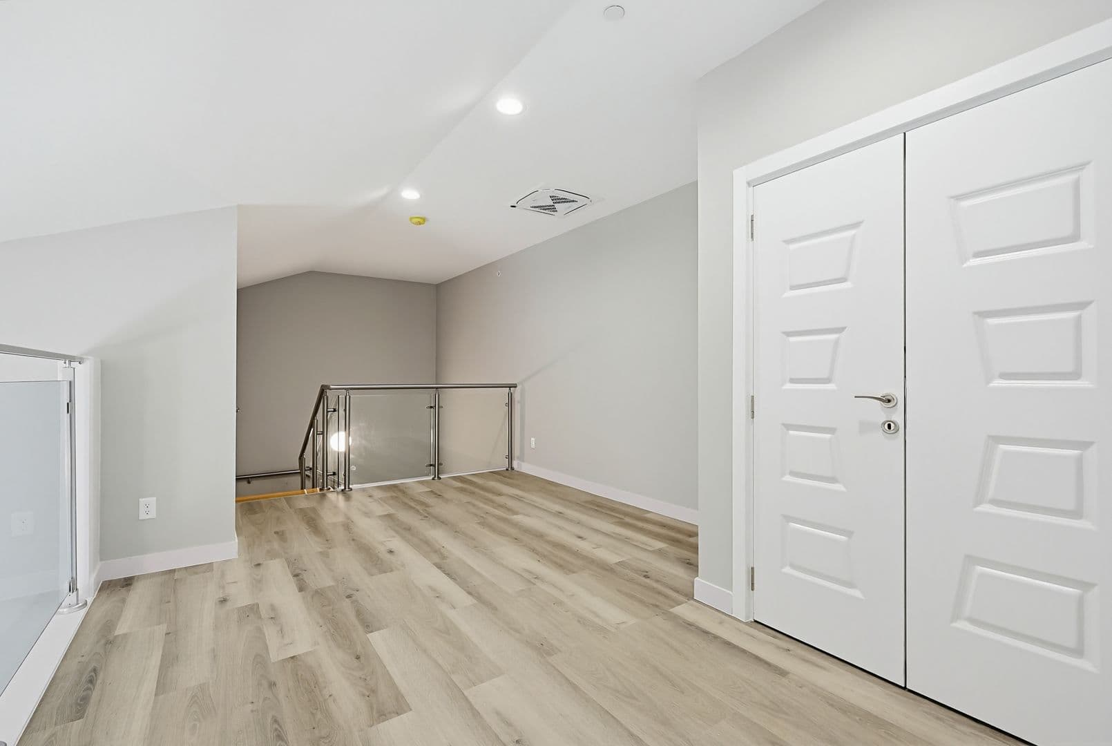Franklin Apartment: 230 East Central Street
