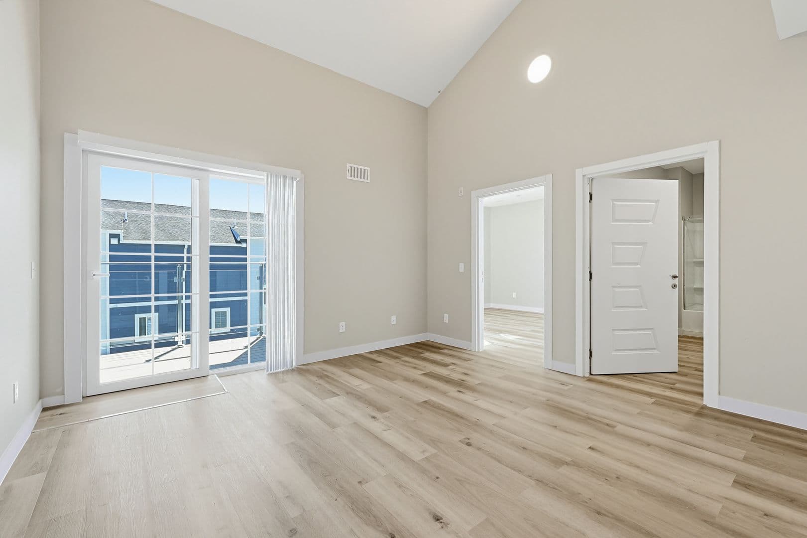 Franklin Apartment: 230 East Central Street