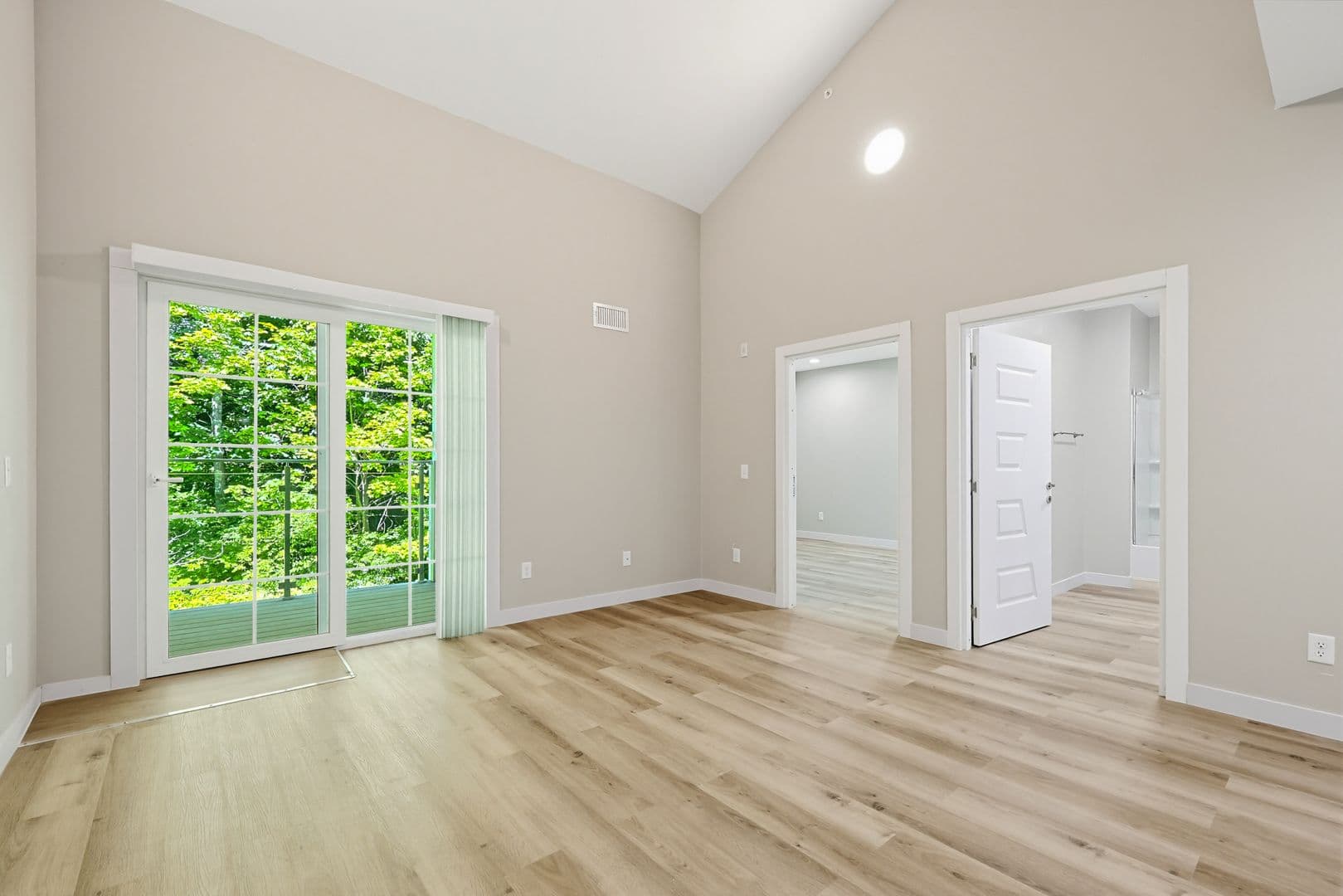 Franklin Apartment: 230 East Central Street