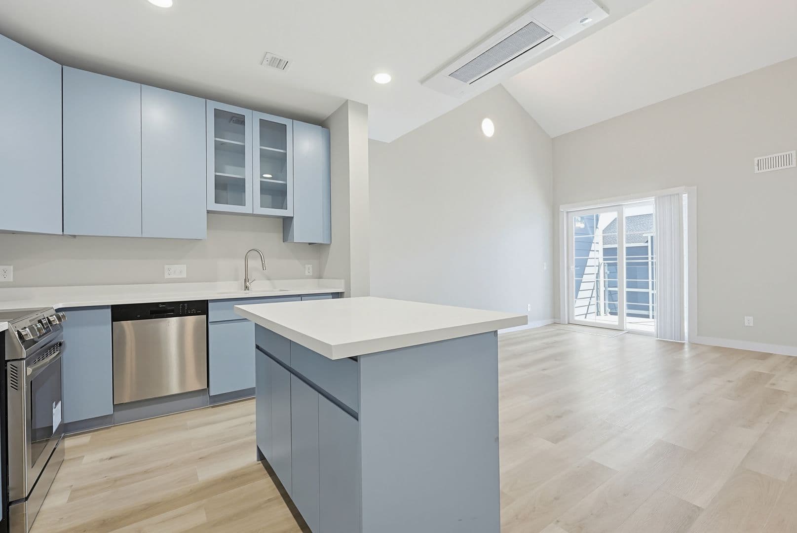 Franklin Apartment: 230 East Central Street