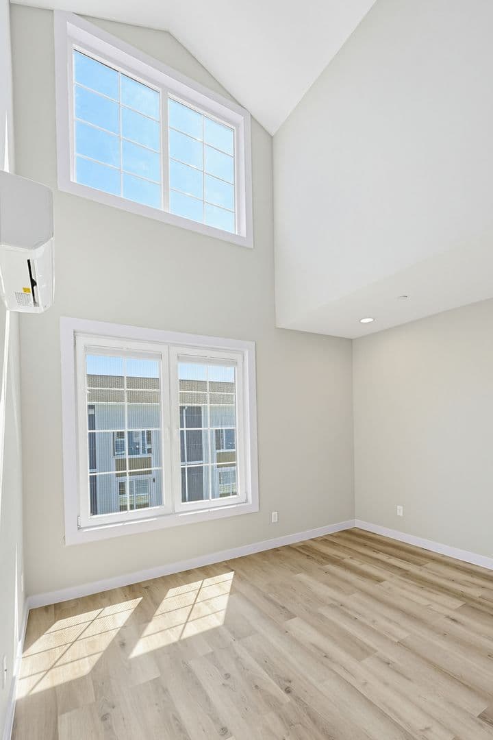 Franklin Apartment: 230 East Central Street