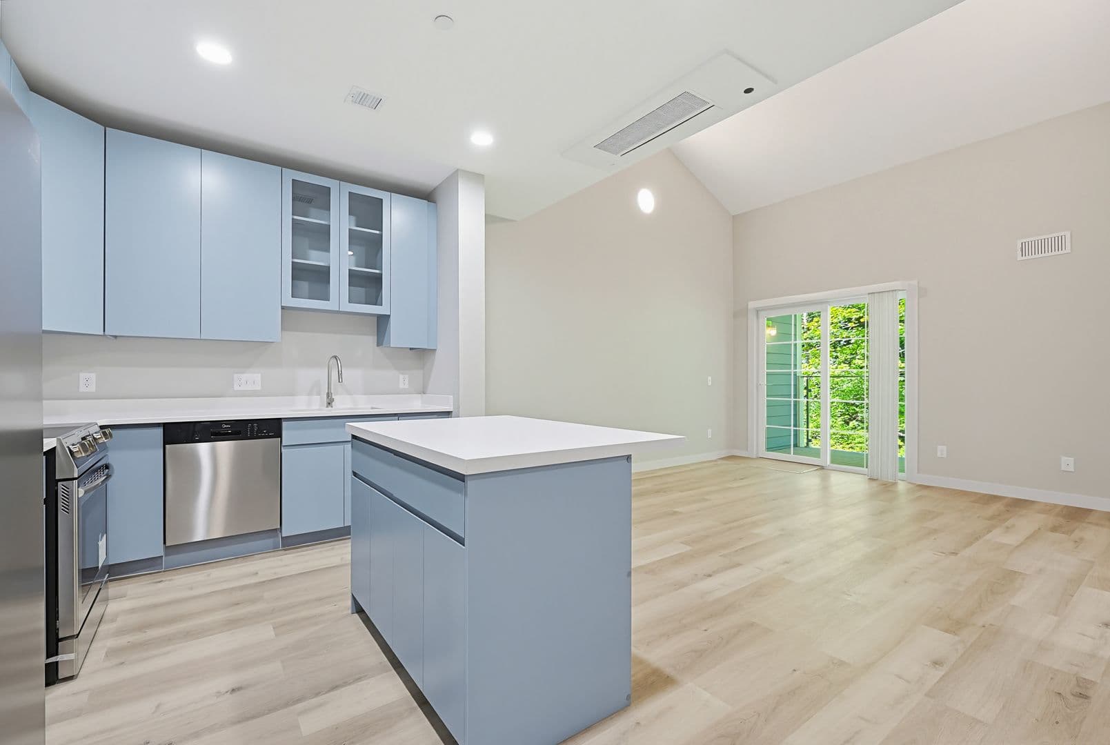 Franklin Apartment: 230 East Central Street
