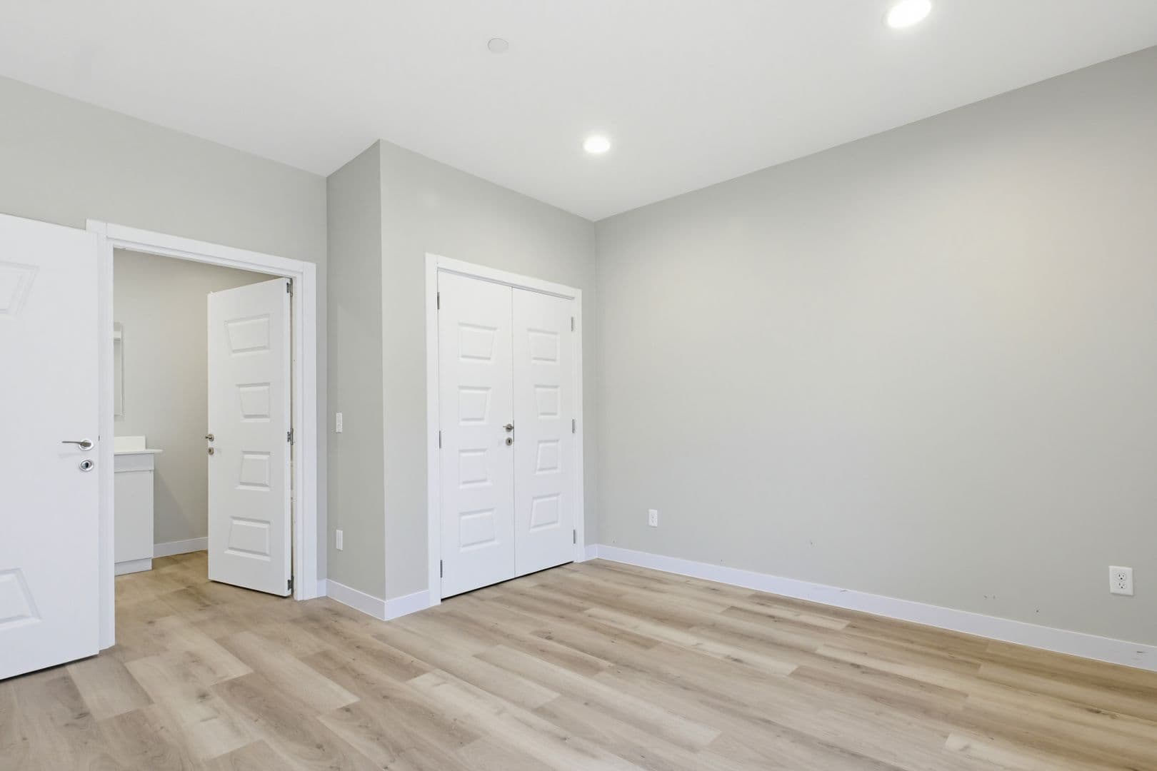 Franklin Apartment: 230 East Central Street