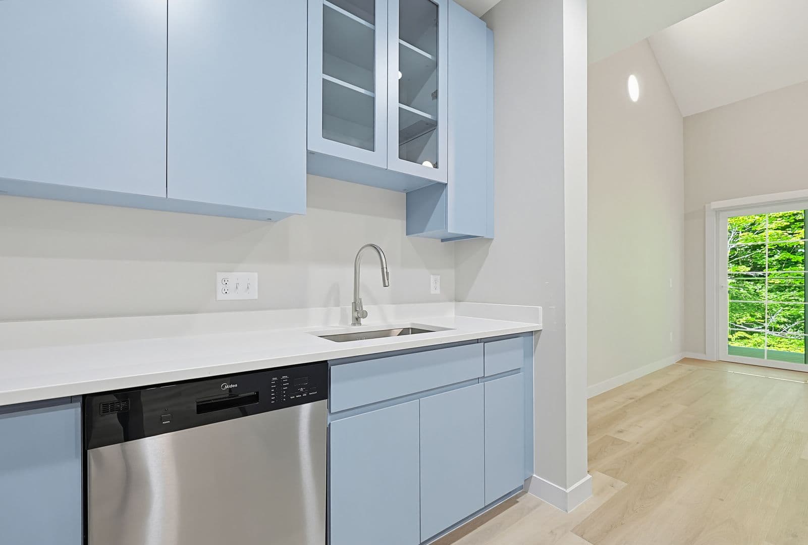 Franklin Apartment: 230 East Central Street