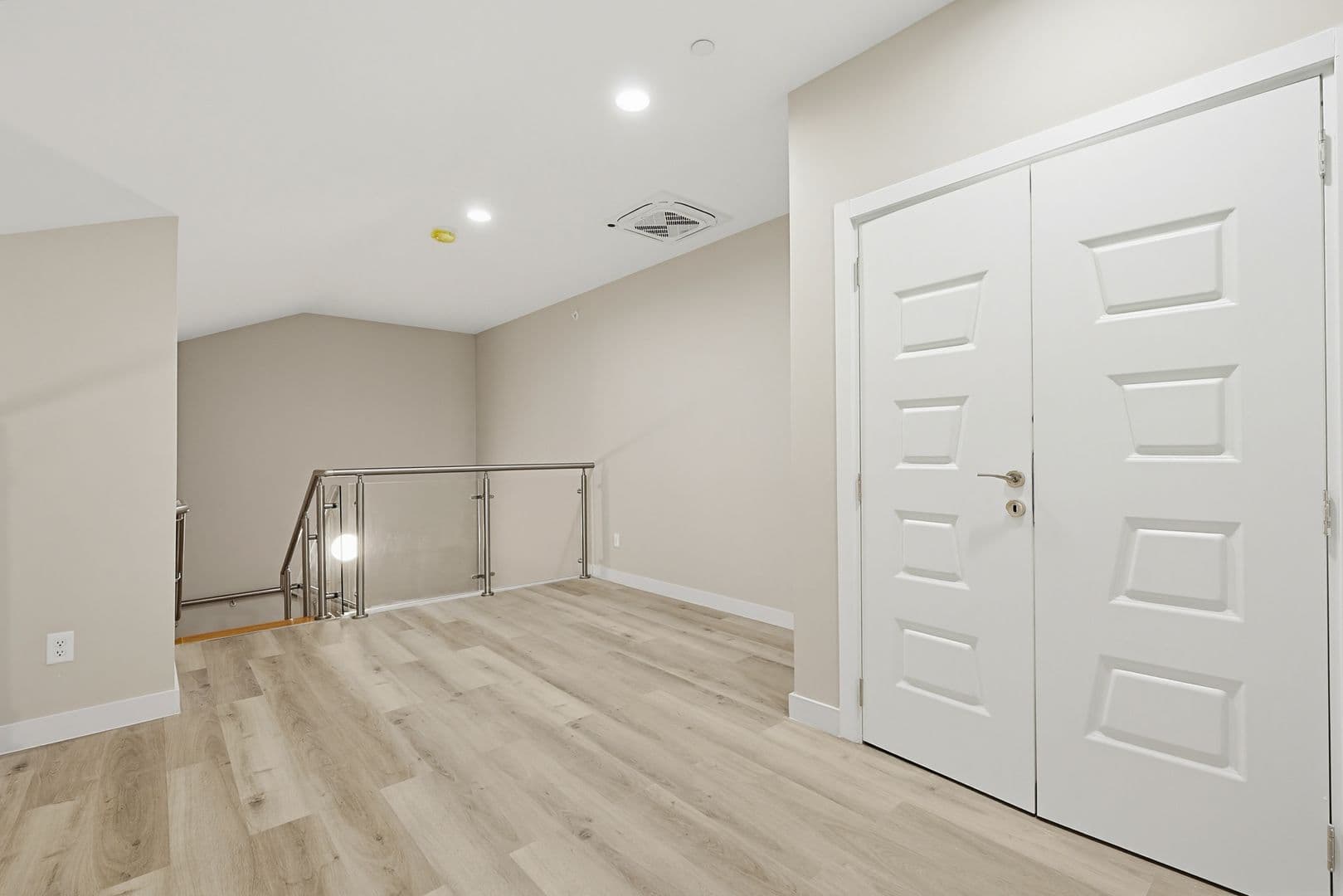 Franklin Apartment: 230 East Central Street