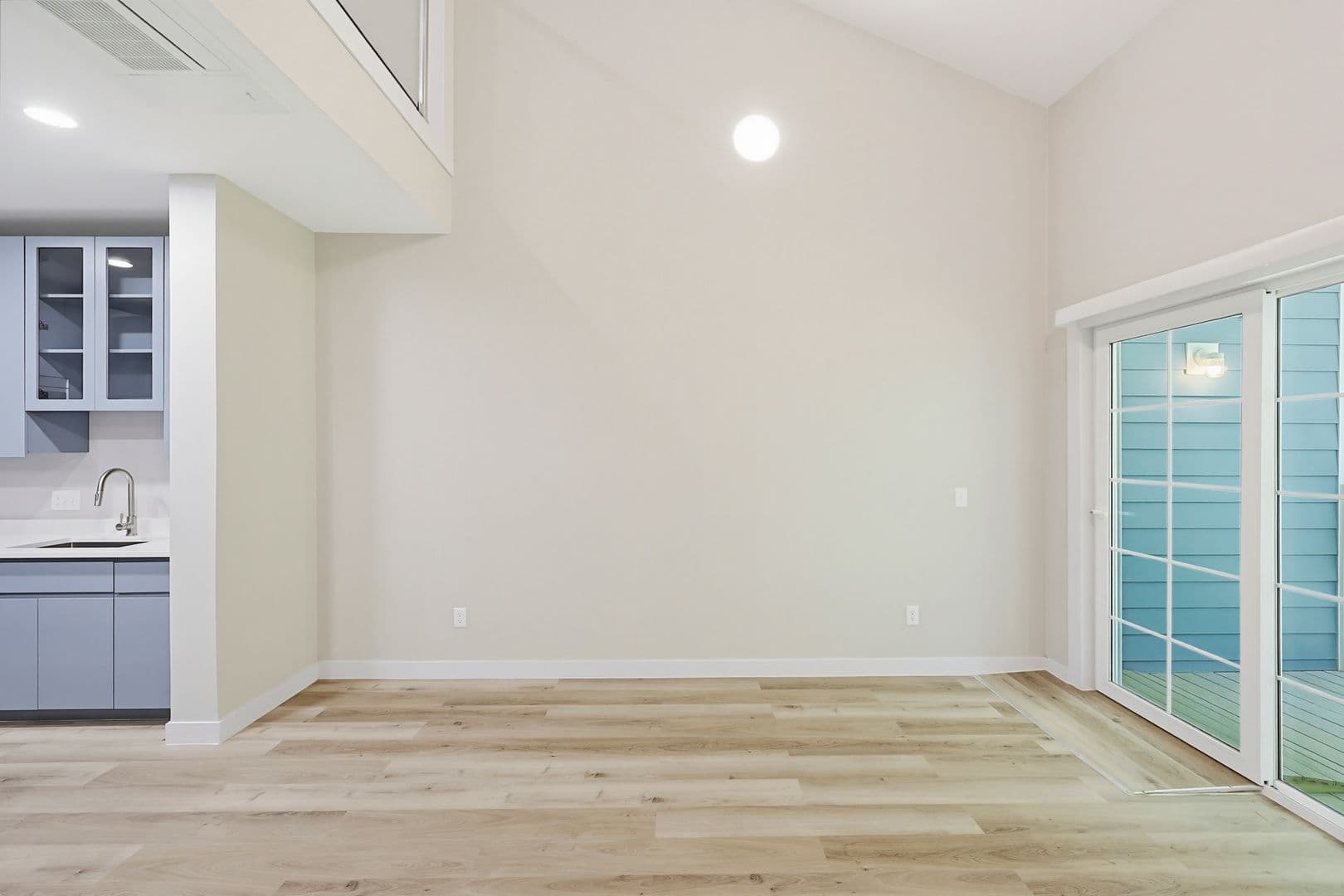 Franklin Apartment: 230 East Central Street