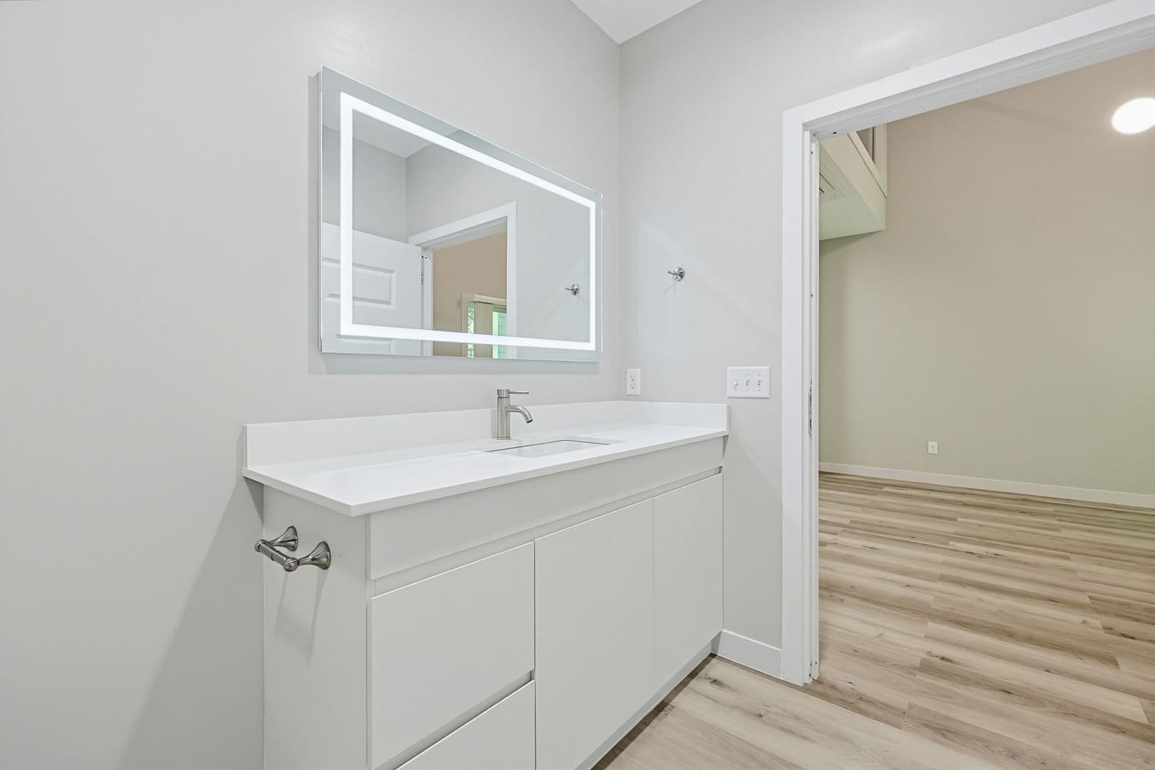 Franklin Apartment: 230 East Central Street