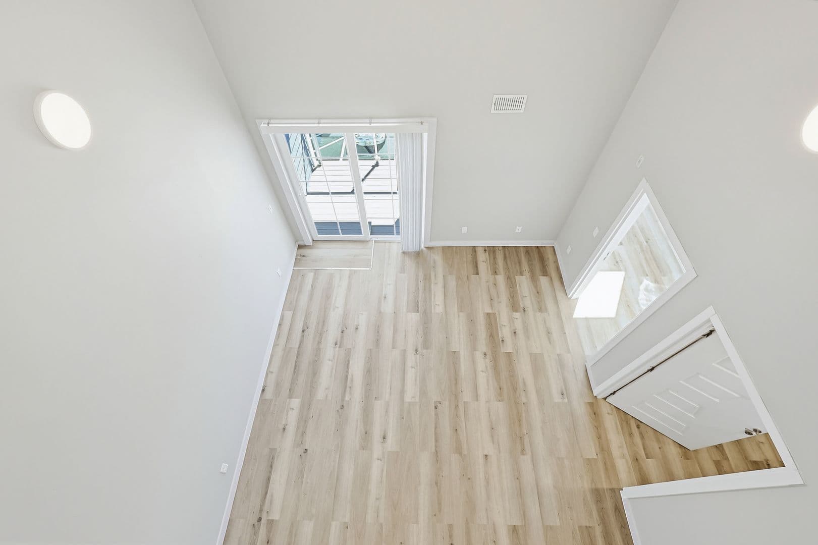Franklin Apartment: 230 East Central Street