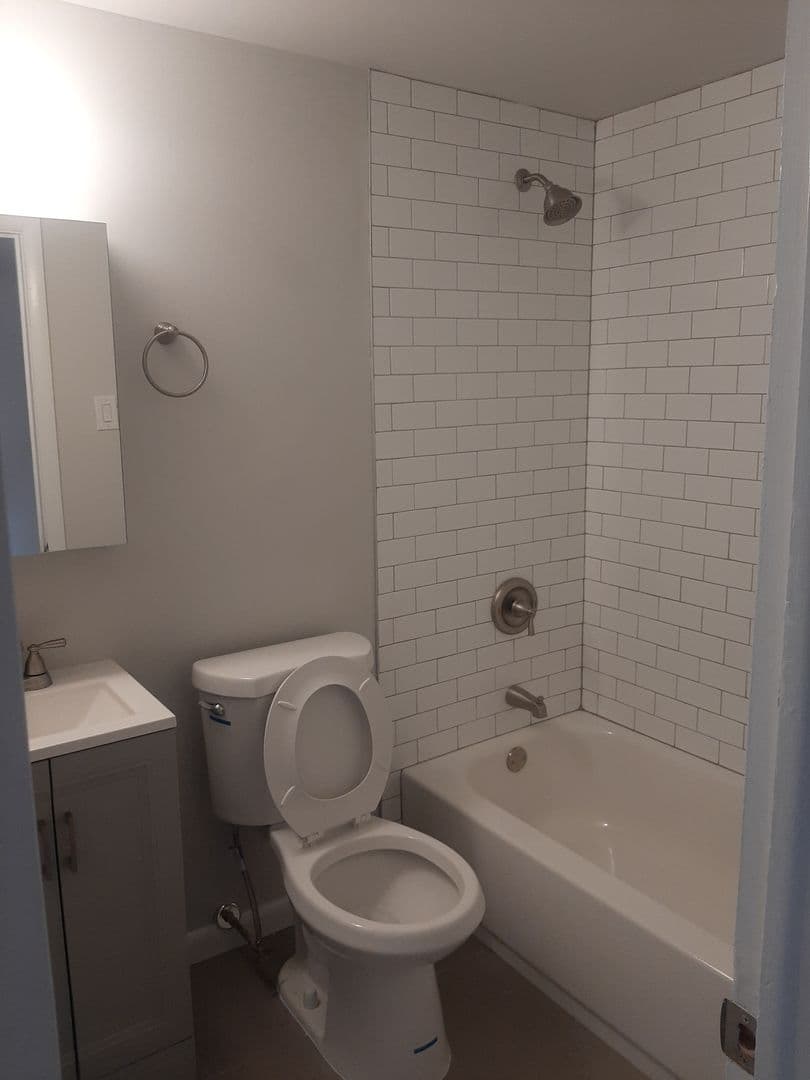 Philadelphia Apartment: 801 South 47th Street