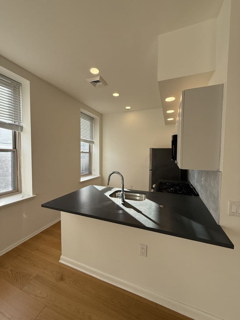 Philadelphia Apartment: 829 Spruce Street