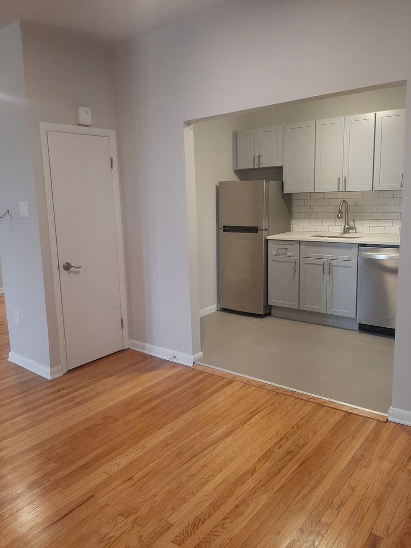 Philadelphia Apartment: 801 South 47th Street