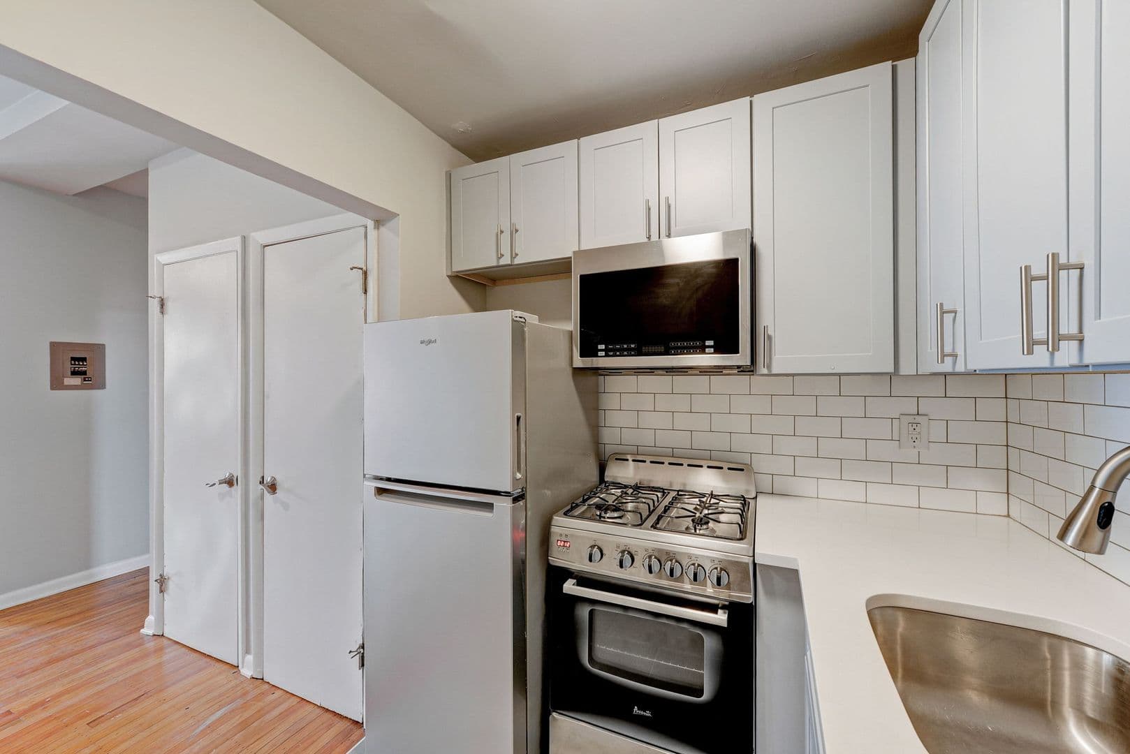 Philadelphia Apartment: 801 South 47th Street