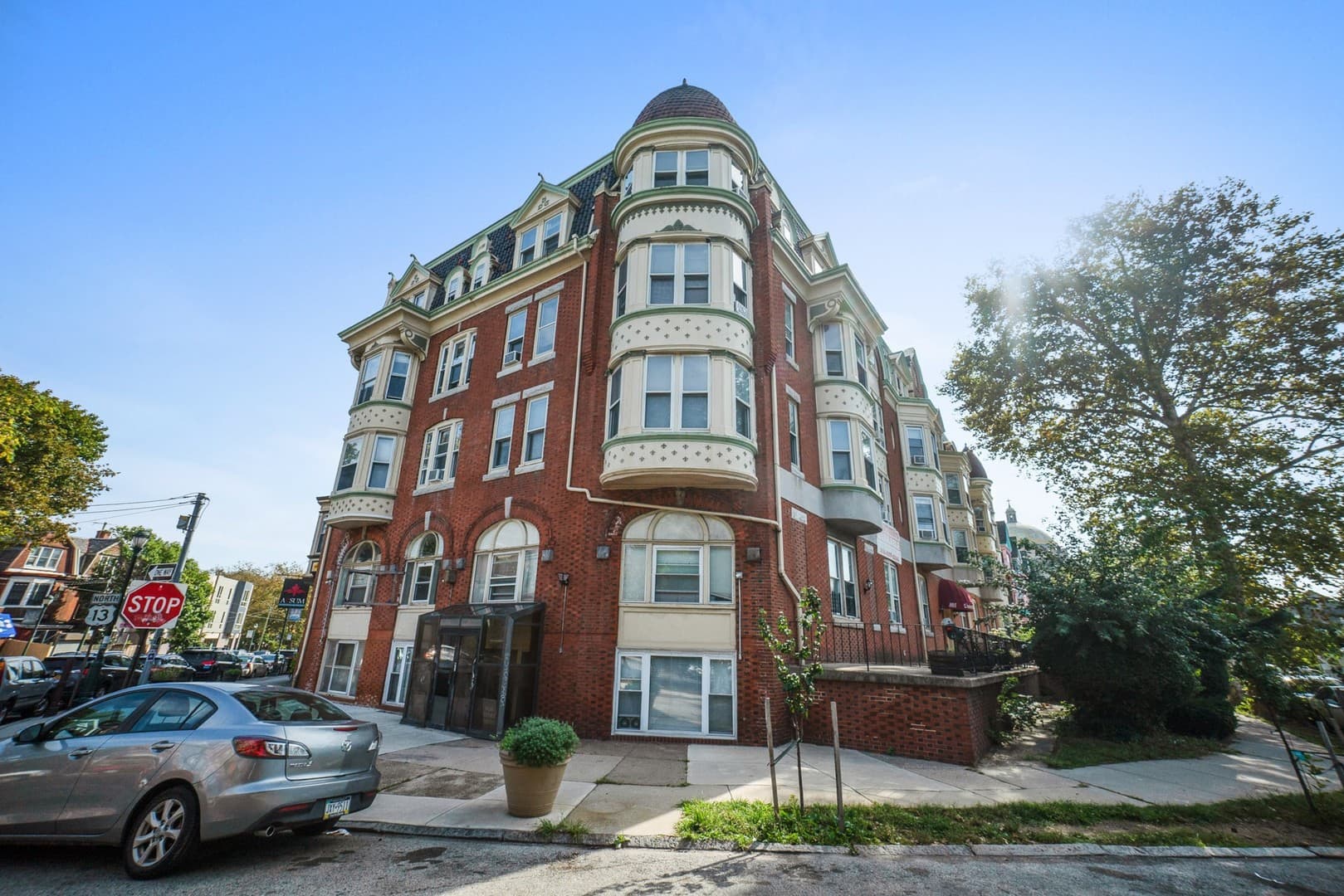 Philadelphia Apartment: 801 South 47th Street