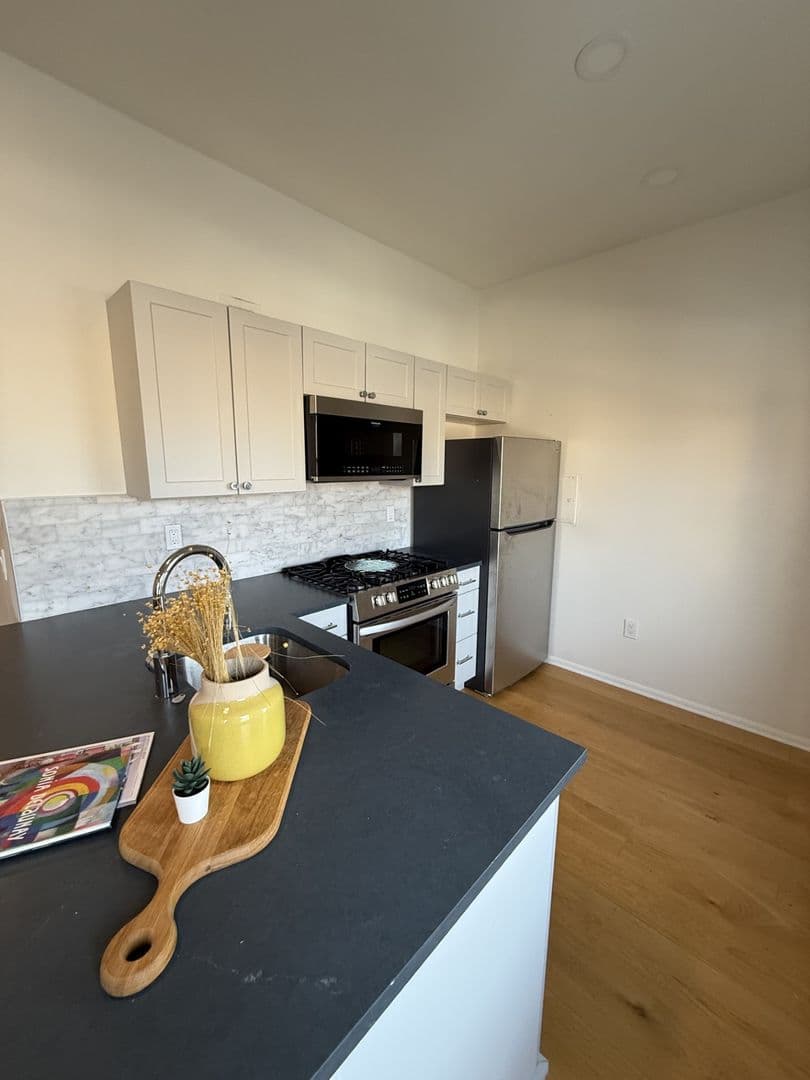 Philadelphia Apartment: 829 Spruce Street