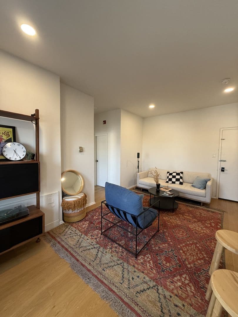 Philadelphia Apartment: 829 Spruce Street