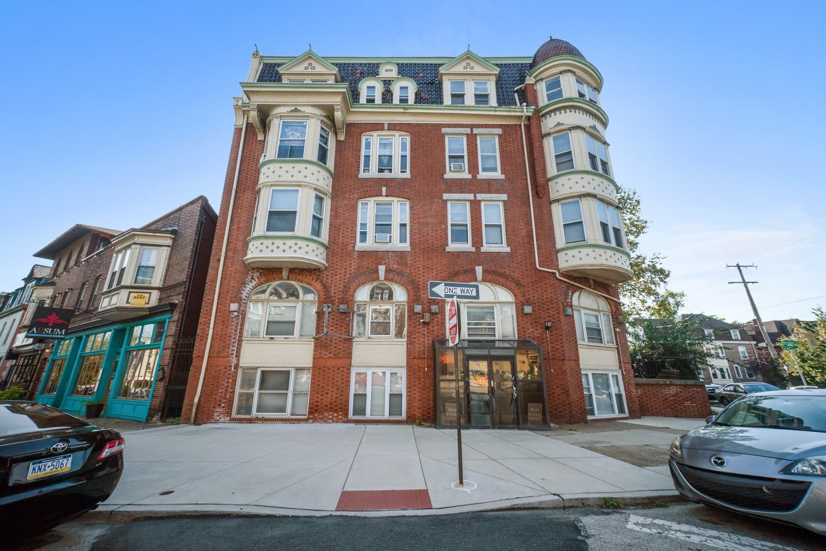 Philadelphia Apartment: 801 South 47th Street