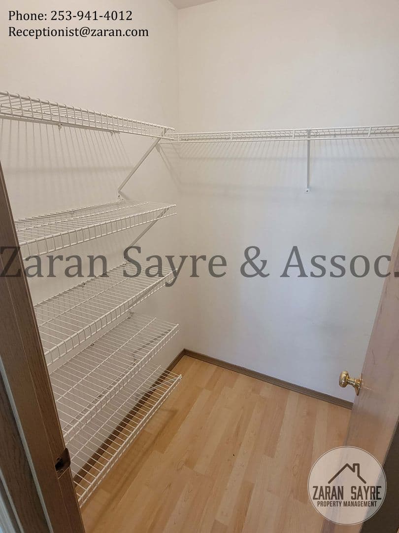 Kent Condo: 22102 42nd Ave S #202