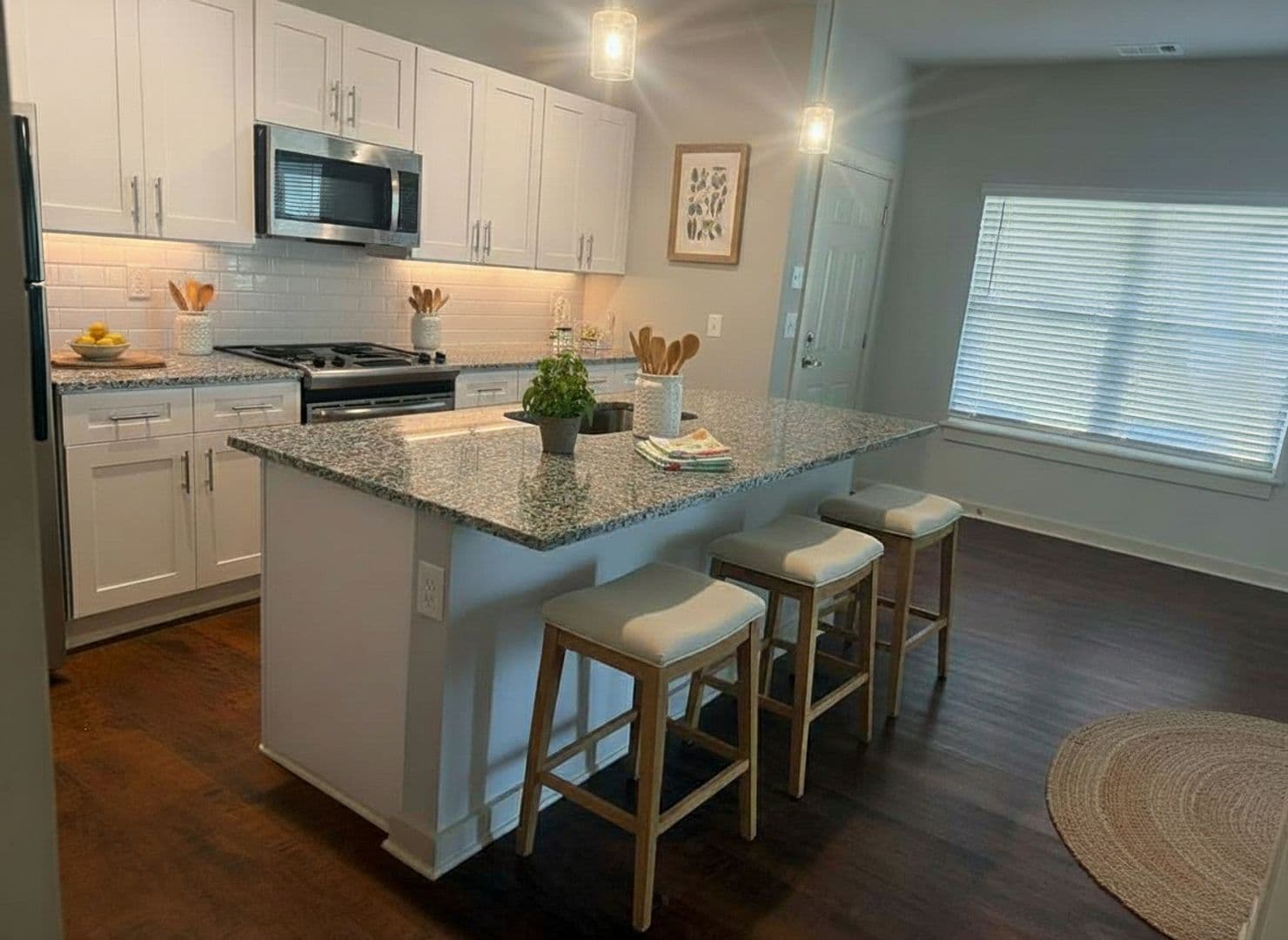 Clayton Apartment: 37 Bynum St