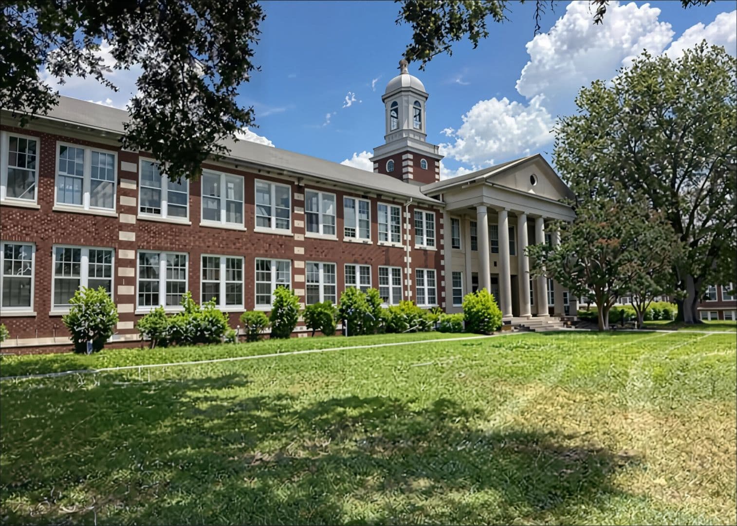 Greenwood Apartment: 835 Main St S