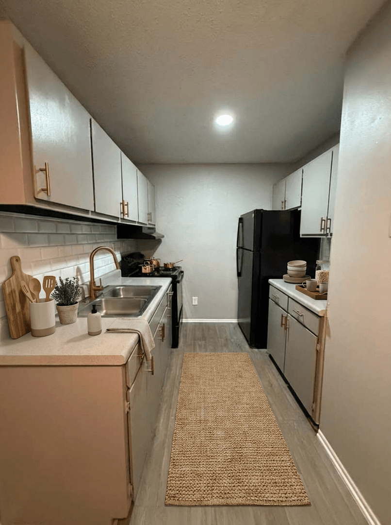 Austell Apartment: 6970 Shenandoah Trail