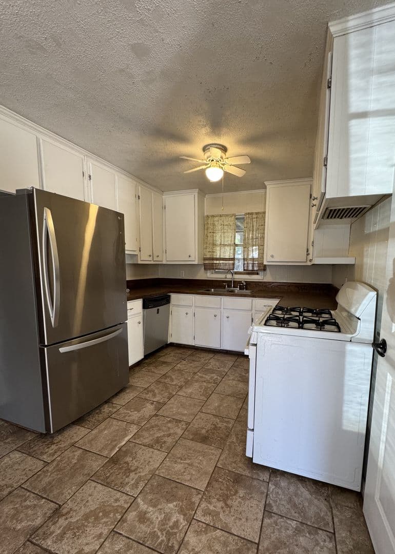 Alexandria House: 2103 Kimberly Street