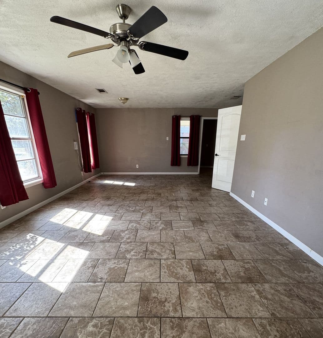 Alexandria House: 2103 Kimberly Street