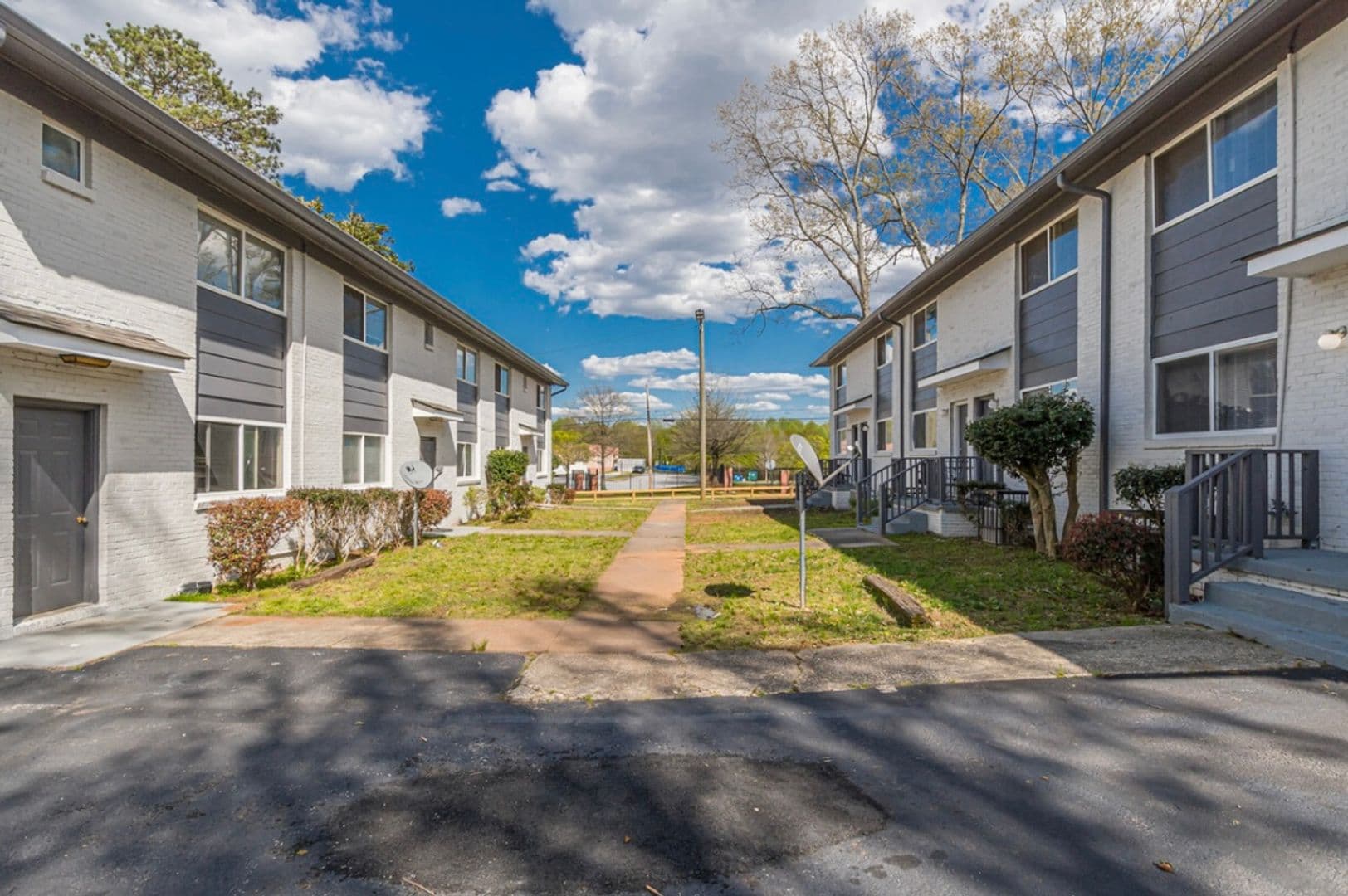 Atlanta Apartment: 2959 Forrest Hills Dr SW