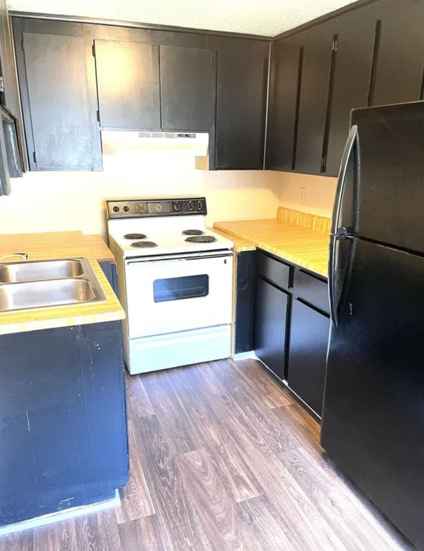 Warner Robins Apartment: 108 Arizona Avenue