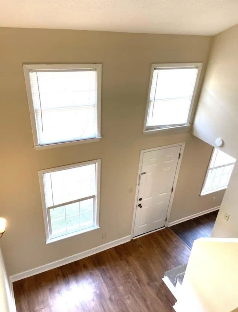 Warner Robins Apartment: 108 Arizona Avenue