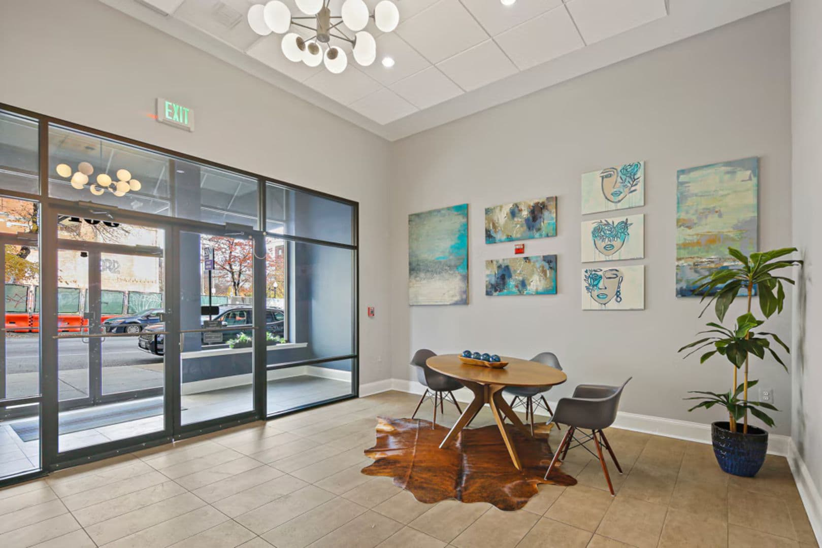 Baltimore Apartment: 301 West Franklin Street
