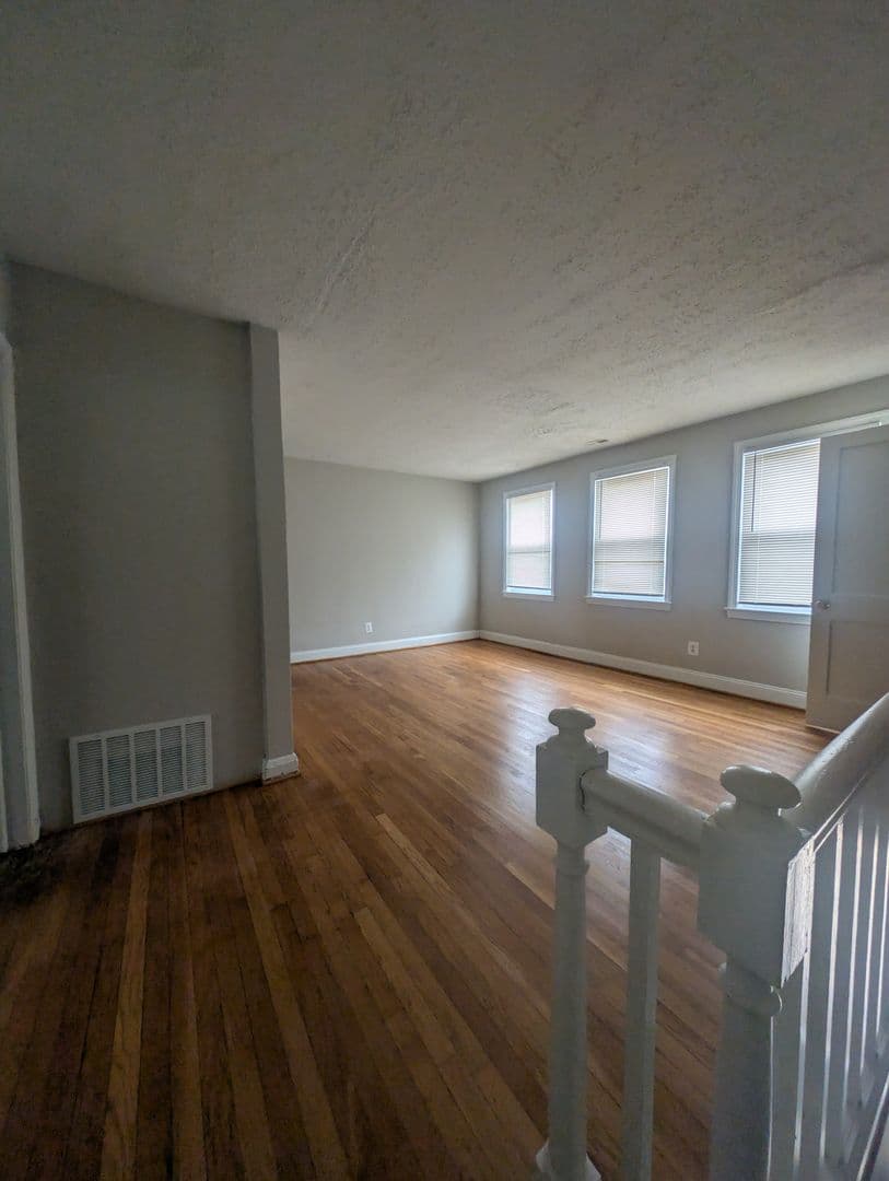 Baltimore Apartment: 3901-3939 Clarks Lane