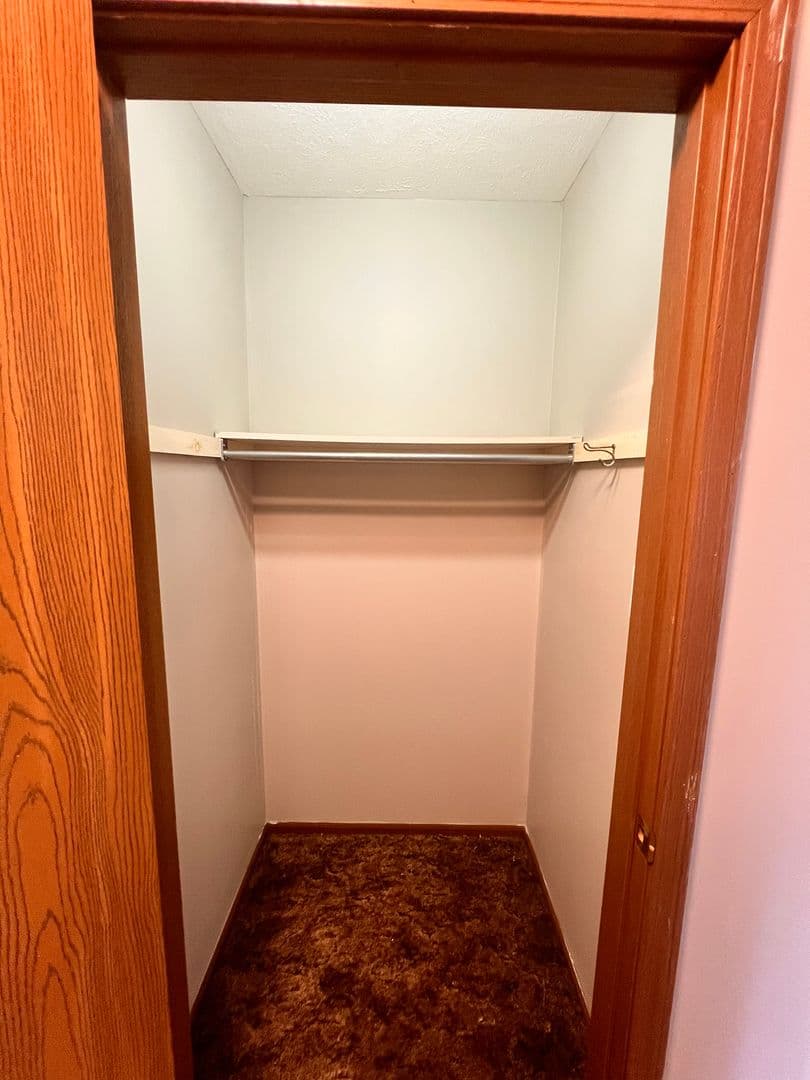 Sharpsville Apartment: 100 W Ridge Ave