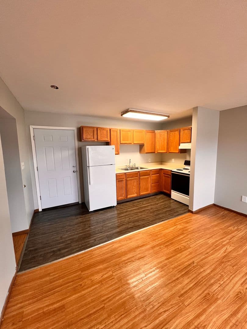 Sharpsville Apartment: 100 W Ridge Ave